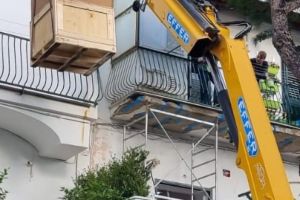 Esempio dalla galleria fotografica di ATG Auricchio Transport & Gru S.r.l.