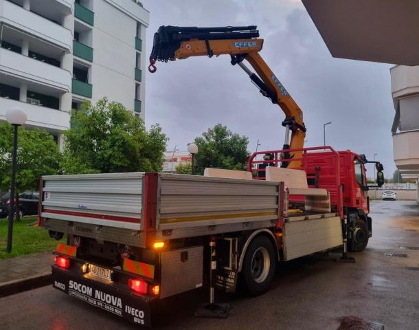 Esempio dalla galleria fotografica di ATG Auricchio Transport & Gru S.r.l.