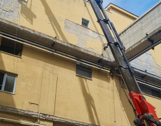 Esempio dalla galleria fotografica di ATG Auricchio Transport & Gru S.r.l.