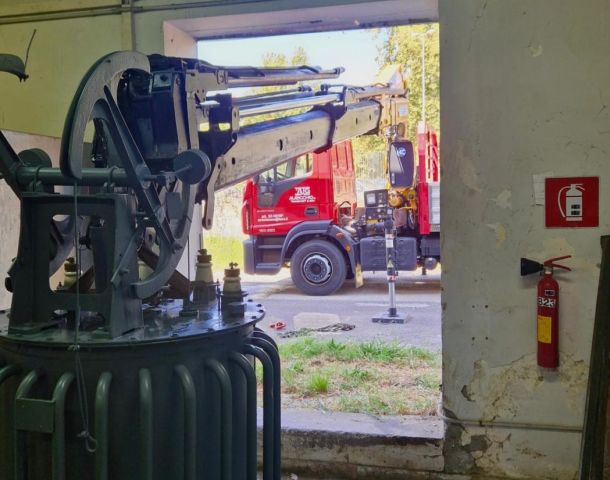 Esempio dalla galleria fotografica di ATG Auricchio Transport & Gru S.r.l.