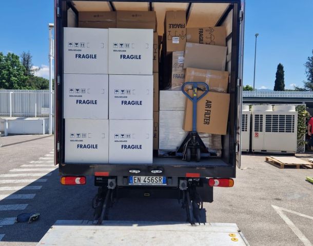 Esempio dalla galleria fotografica di ATG Auricchio Transport & Gru S.r.l.