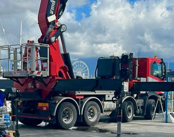 Esempio dalla galleria fotografica di ATG Auricchio Transport & Gru S.r.l.