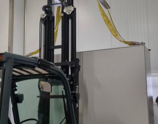 Esempio dalla galleria fotografica di ATG Auricchio Transport & Gru S.r.l.