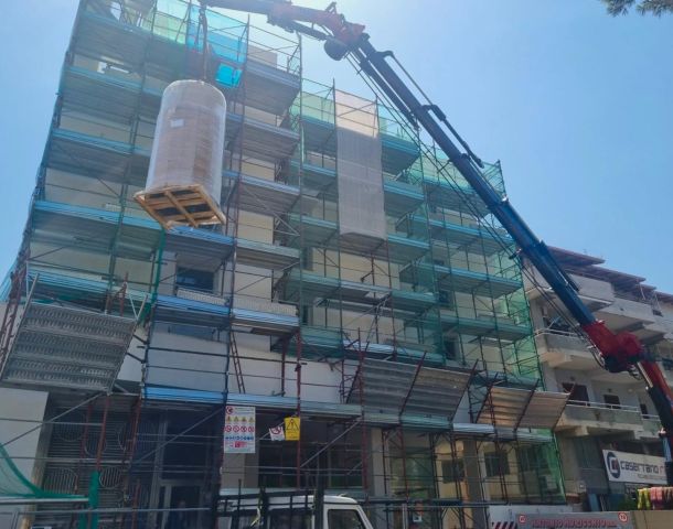 Esempio dalla galleria fotografica di ATG Auricchio Transport & Gru S.r.l.